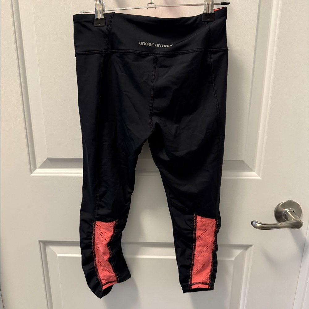 Under Armour Heat Gear Black and Pink Crop Leggings